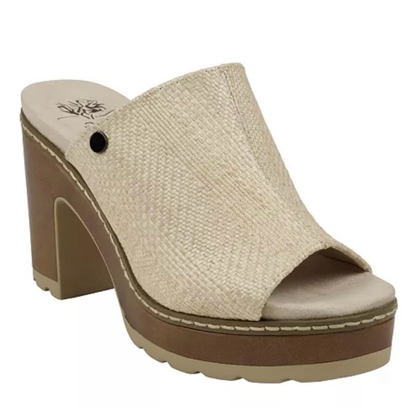 GC Shoes Platform Mules
Size 38 - Picture 9 of 9